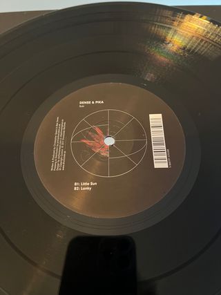 Vinilo Dense & Pika