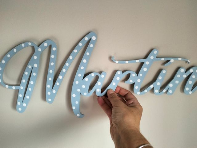 Nombre infantil de madera