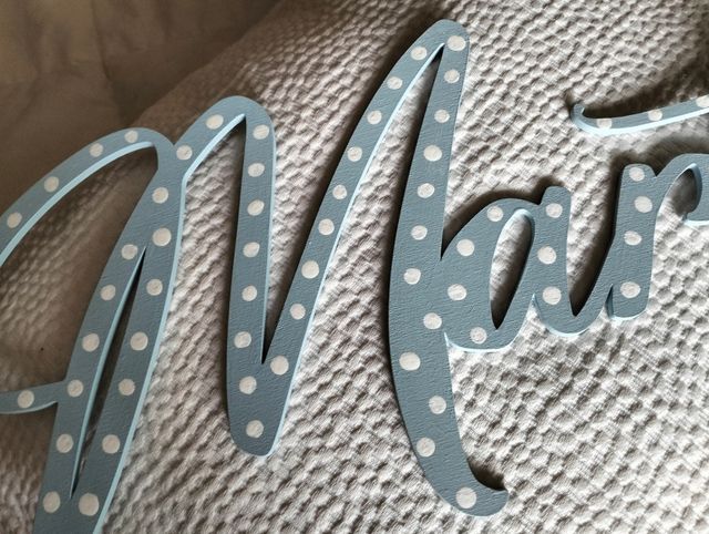 Nombre infantil de madera