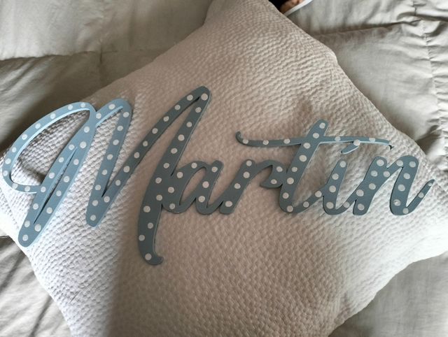 Nombre infantil de madera