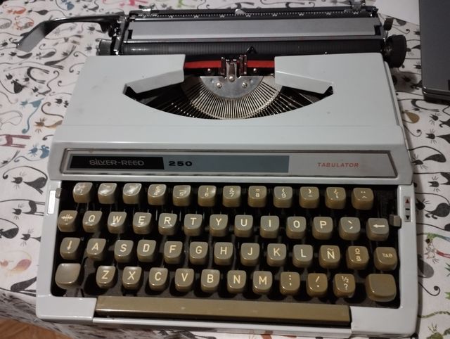 Maquina de escribir silver reed