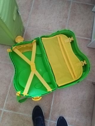 maleta de niño y cuna de viaje