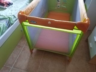 maleta de niño y cuna de viaje