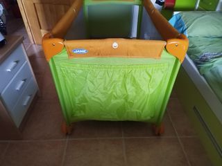 maleta de niño y cuna de viaje