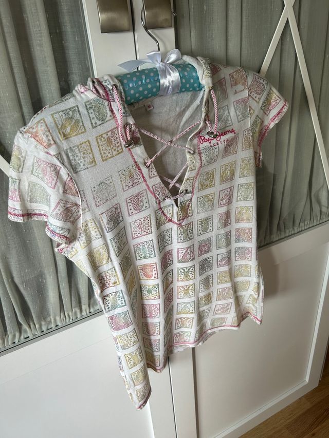 Camiseta Pepe Jeans con capucha