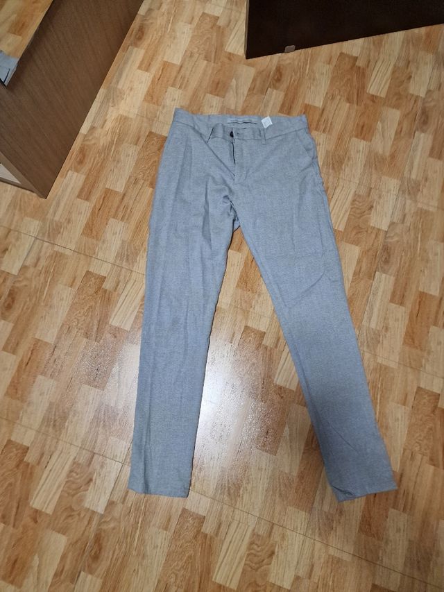 Pantalón Gris Zara