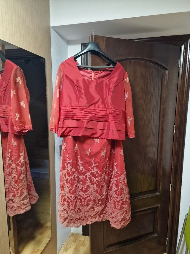 Traje de dos piezas, falda y top