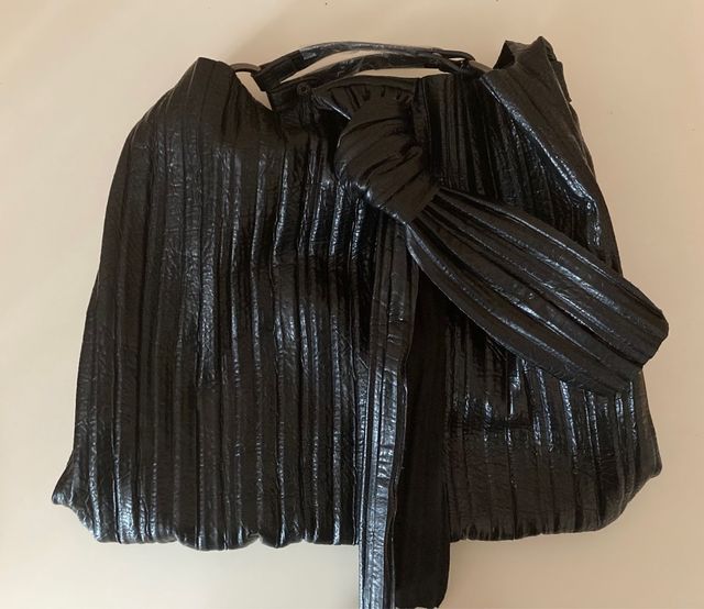 Bolso lazo negro acharolado Martina K