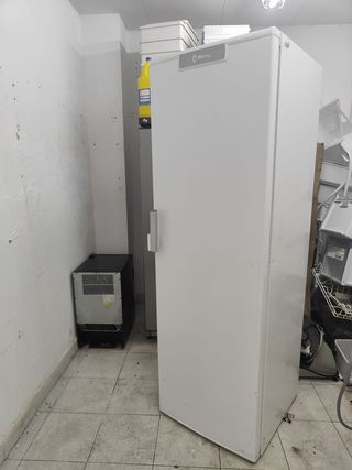 Congelador vertical