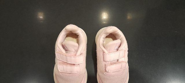 bambos Adidas talla 21 y 23 ! Tengo 2 modelos .