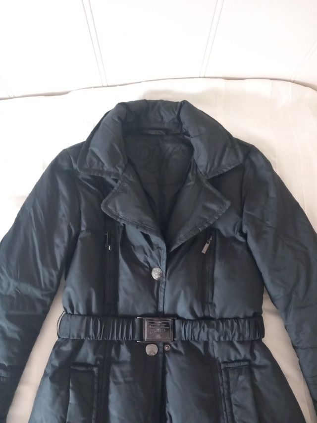 Plumífero entallado