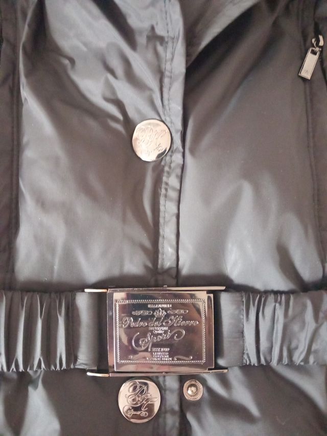 Plumífero entallado