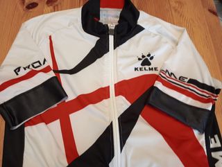 Conjunto Kelme. Talla M