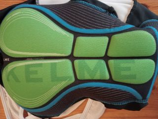 Conjunto Kelme. Talla M