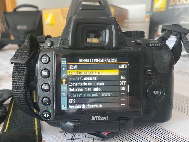 Nikon D5000
