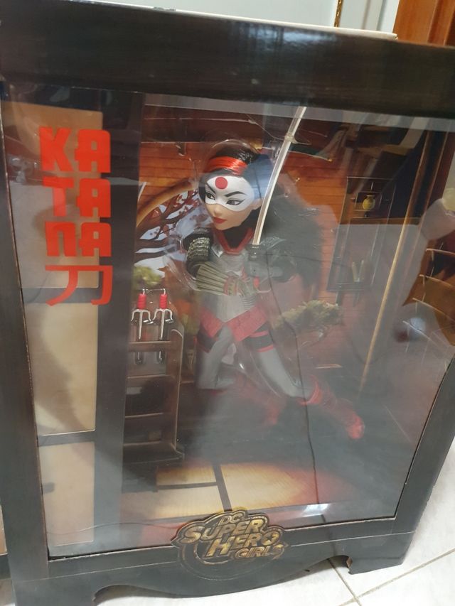 Muñeca Katana DC