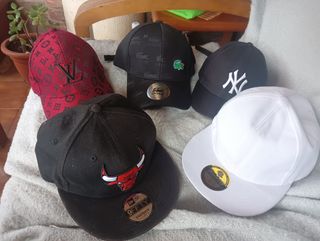 Lote de gorras