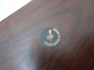 Caja de madera tallada