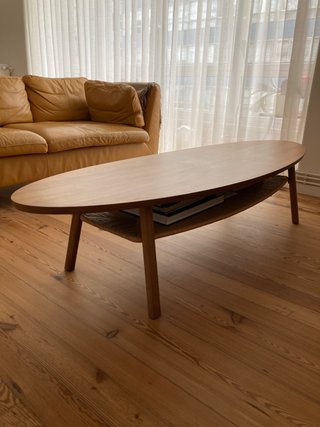 Mesa de centro en madera nogal