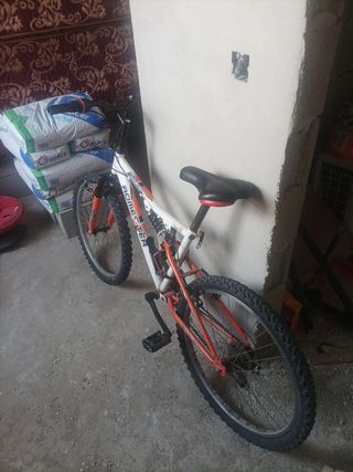 Bicicleta con suspensión 