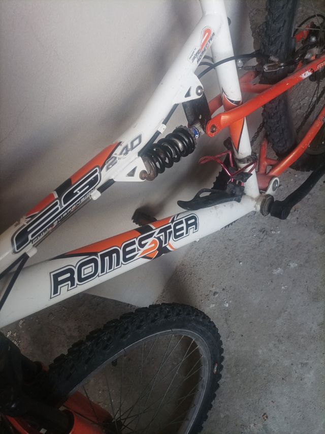 Bicicleta con suspensión