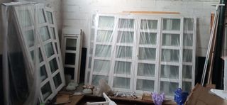 Puertas PVC oscilo batientes con llaves.