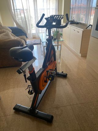 Bicicleta estatica PRECIO NEGOCIABLE - COMO NUEVA