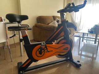 Bicicleta estatica PRECIO NEGOCIABLE - COMO NUEVA