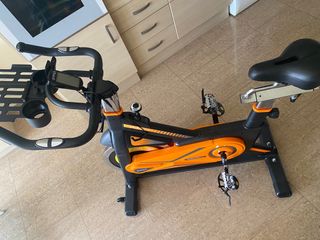 Bicicleta estatica PRECIO NEGOCIABLE - COMO NUEVA