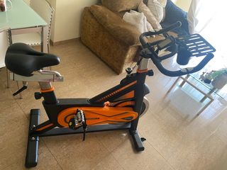 Bicicleta estatica PRECIO NEGOCIABLE - COMO NUEVA