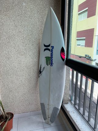 Tabla de surf del 2x campeon del mundo