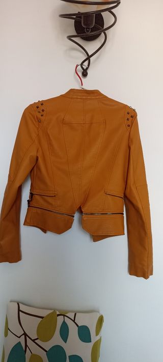 Cazadora de polipiel