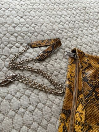 Bolso piel  serpiente zara