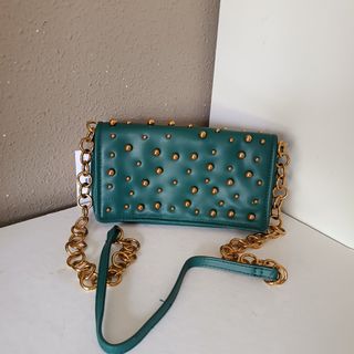 Zara: bolso tachas efecto piel