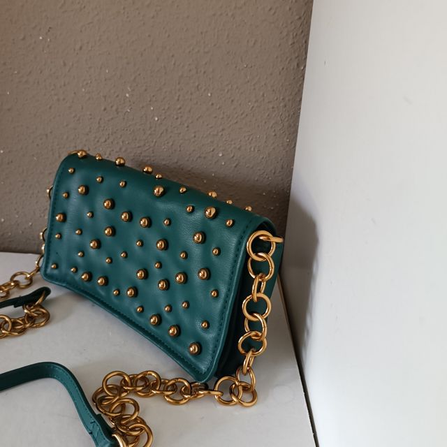 Zara: bolso tachas efecto piel