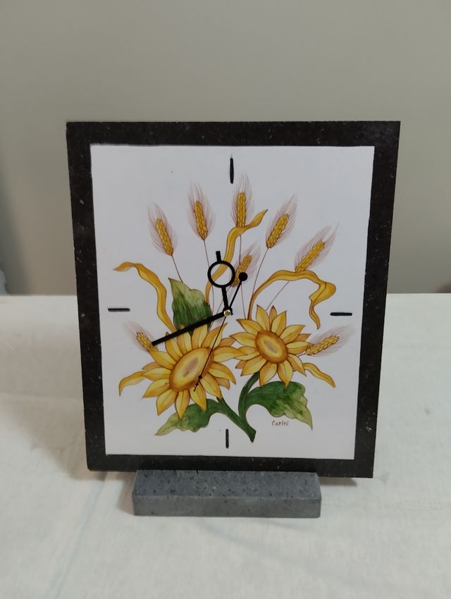 Orologio in pietra lavica 