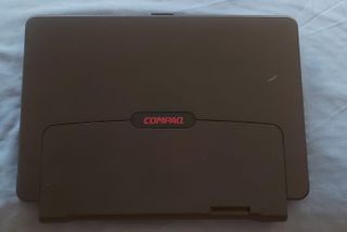 Carcasa pantalla compaq contura aero 4/25