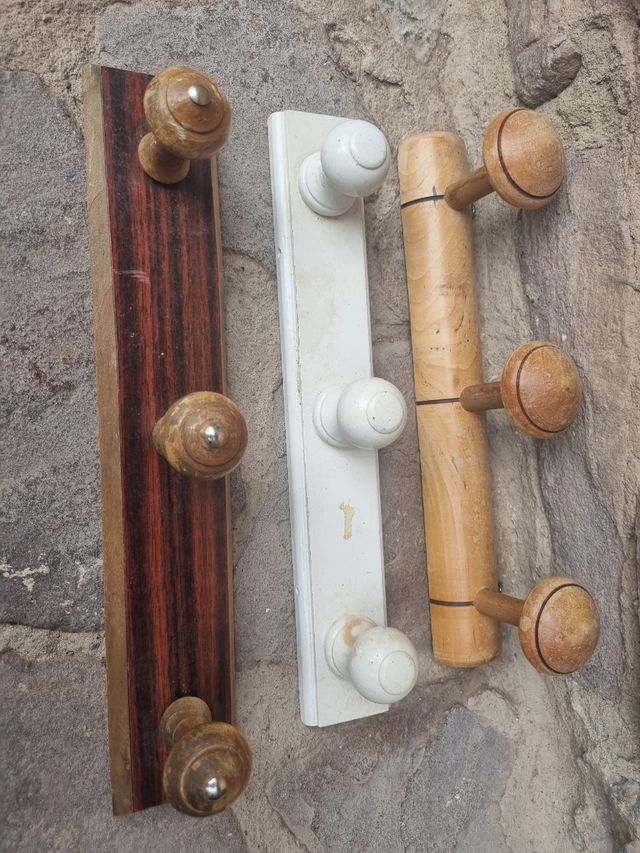 Lote de colgadores. Percheros. 38 cm lar