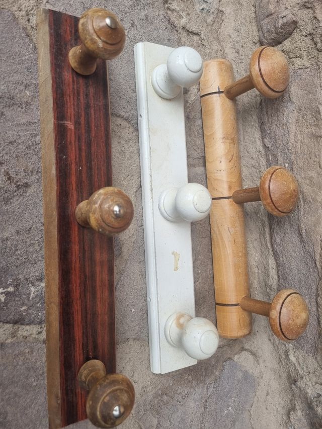 Lote de colgadores. Percheros. 38 cm lar