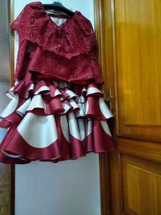 Precioso vestido sevillanas alta gama, dos piezas.