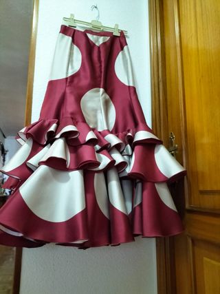 Precioso vestido sevillanas alta gama, dos piezas.