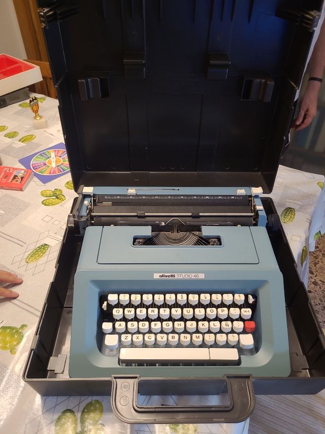 Máquina de escribir olivetti studio 46 coleccionis
