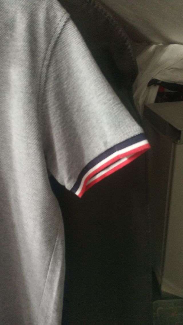 polo chico Marca VALE CUATRO talla XS