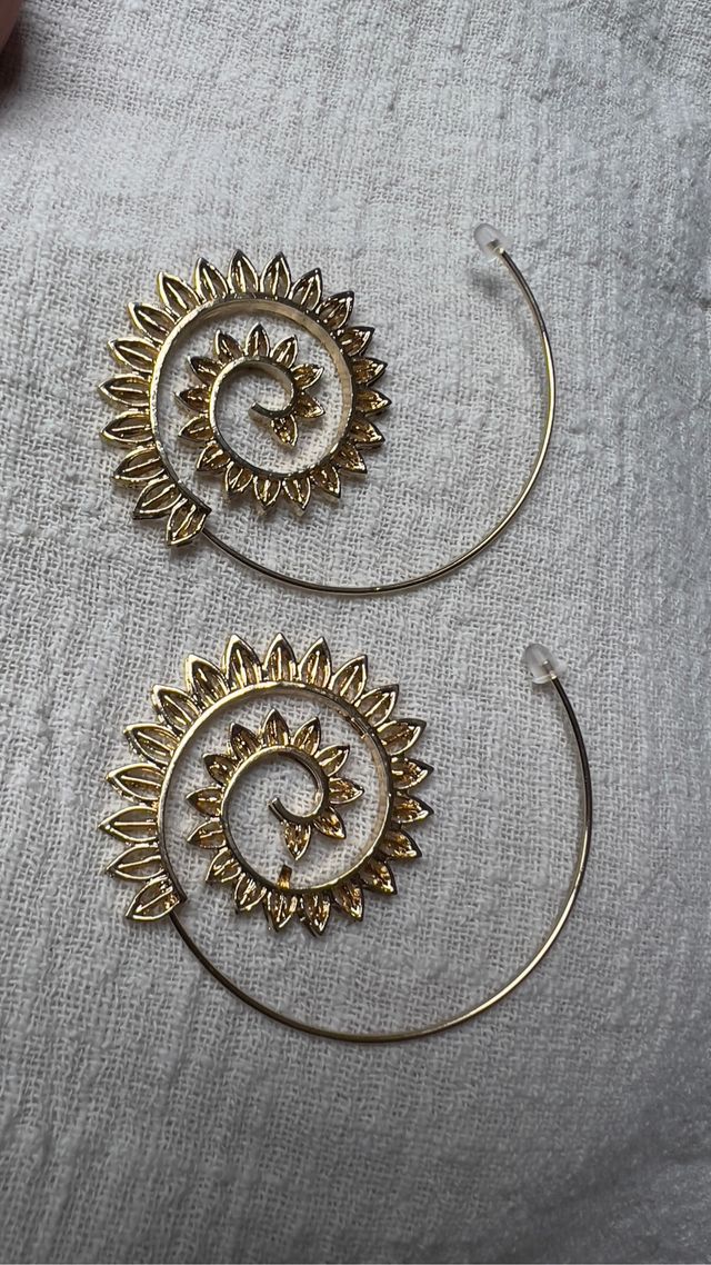 Lote x 3 pares de pendientes espiral loto hojas