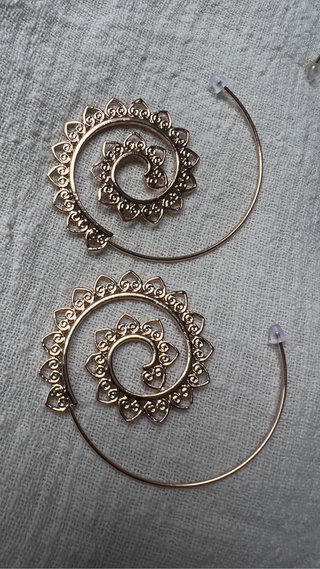 Lote x 3 pares de pendientes espiral loto hojas