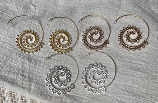 Lote x 3 pares de pendientes espiral loto hojas