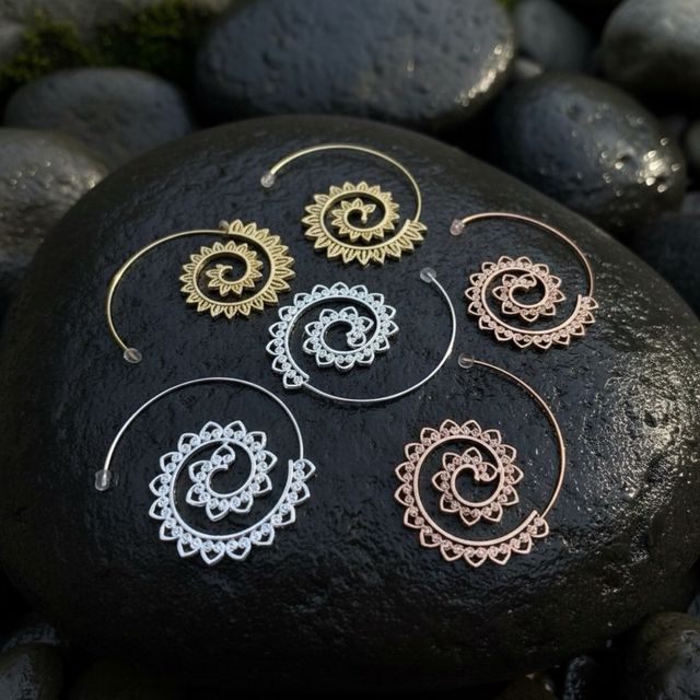 Lote x 3 pares de pendientes espiral loto hojas