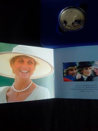 MONEDA DE PLATA CONMEMORATIVA ROYAL MINT DE DIANA.
