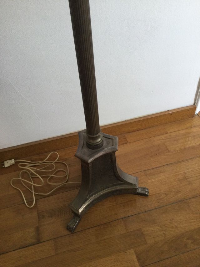 Lampara de pie antigua