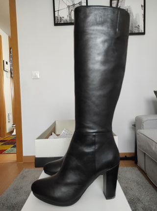 Botas altas de piel negra (talla 39)